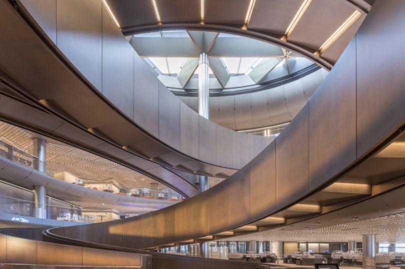 Bloomberg-London-HQ-by-Foster-Partners-16-889x592